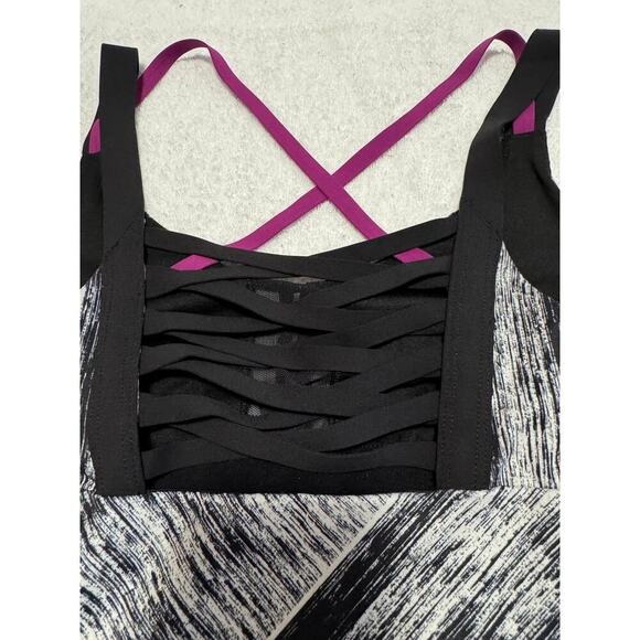 Lululemon Hot to Street tank Heatwave Open Criss-Cross back design purple. - Picture 7 of 9